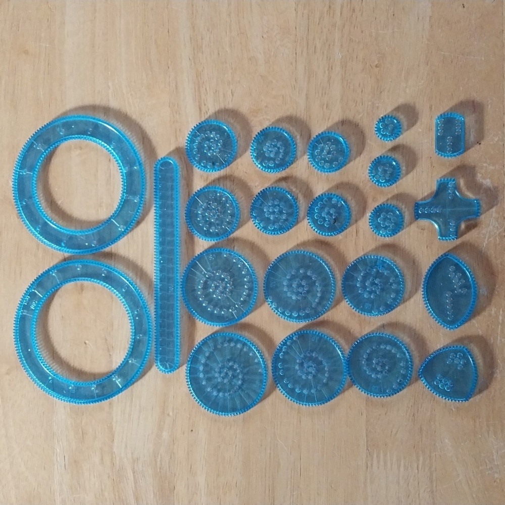 The Original Spirograph 22 piece Kit from PlayMonster - Ages 8+